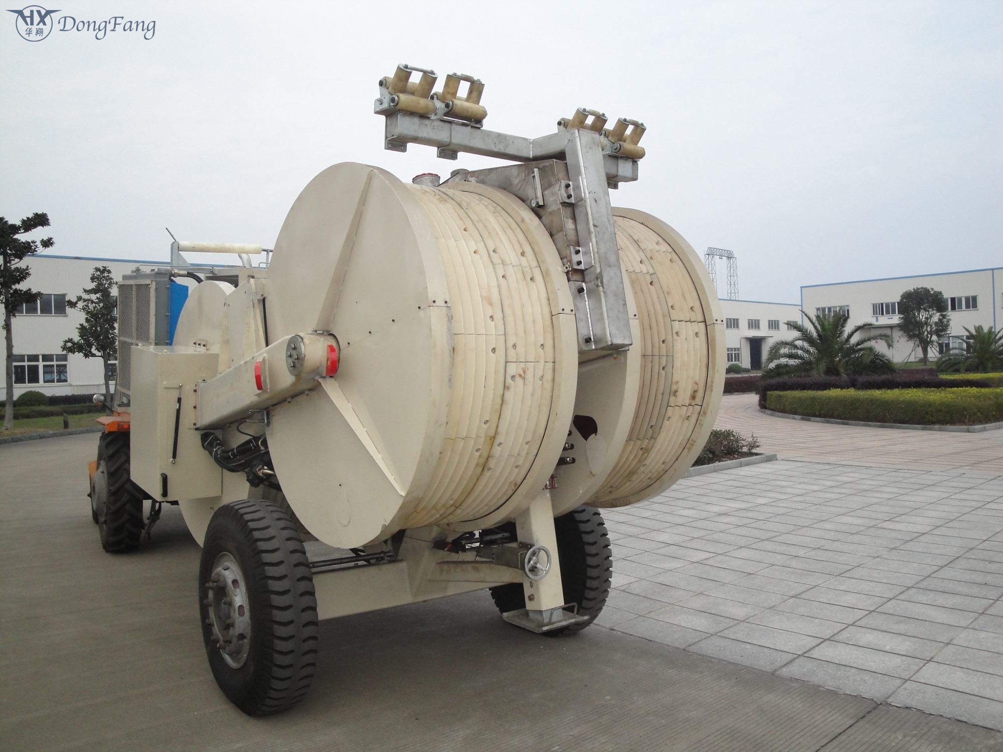 China Customized 60 KN Cable Pulling Machine Manufacturers 