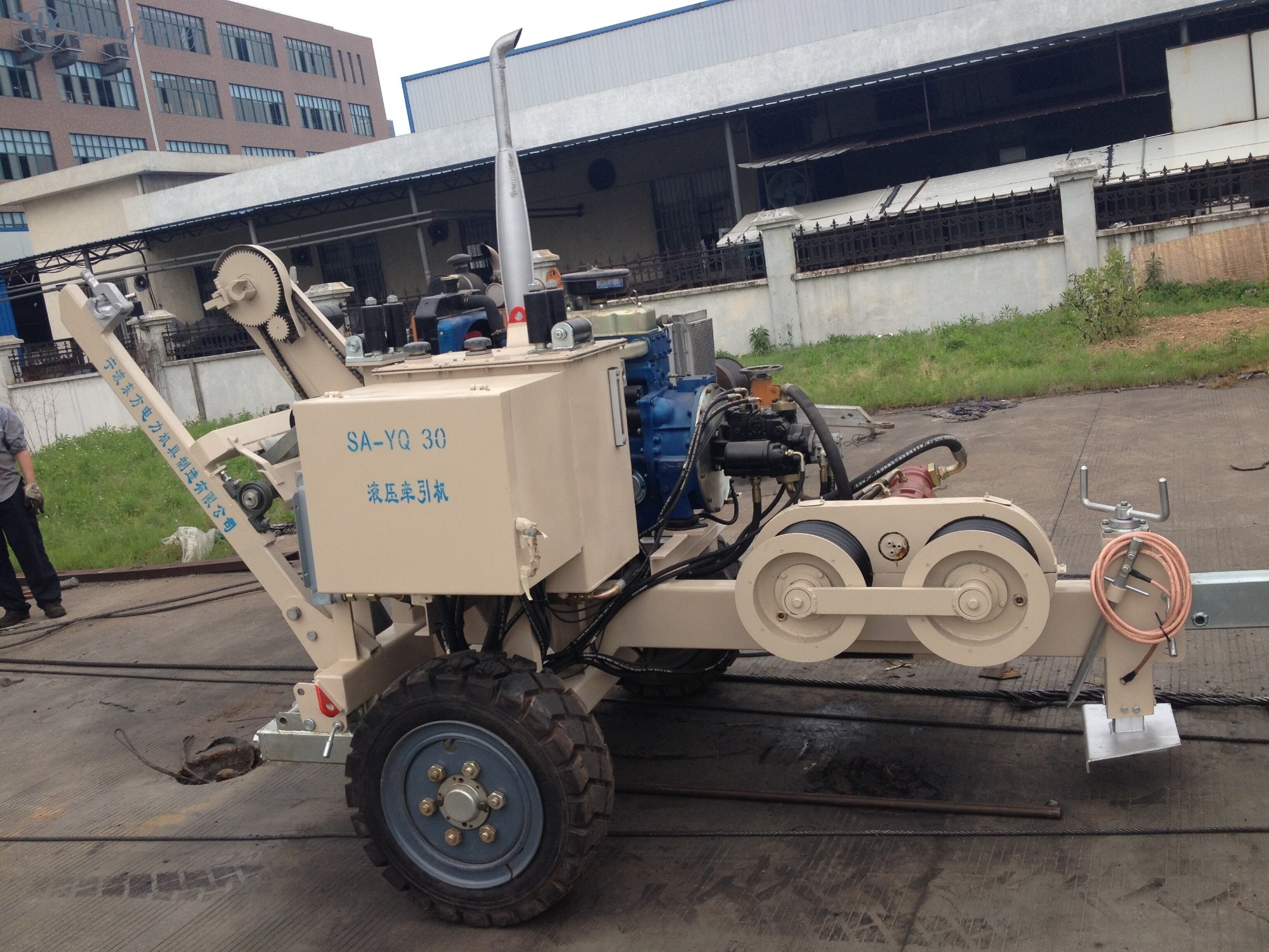 Transmission Line Stringing Rig 33 KV transmission line stringing equipment 3 ton puller SA-YQ30